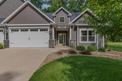 1222 Lochaven Circle Hillsdale Township MI 49242