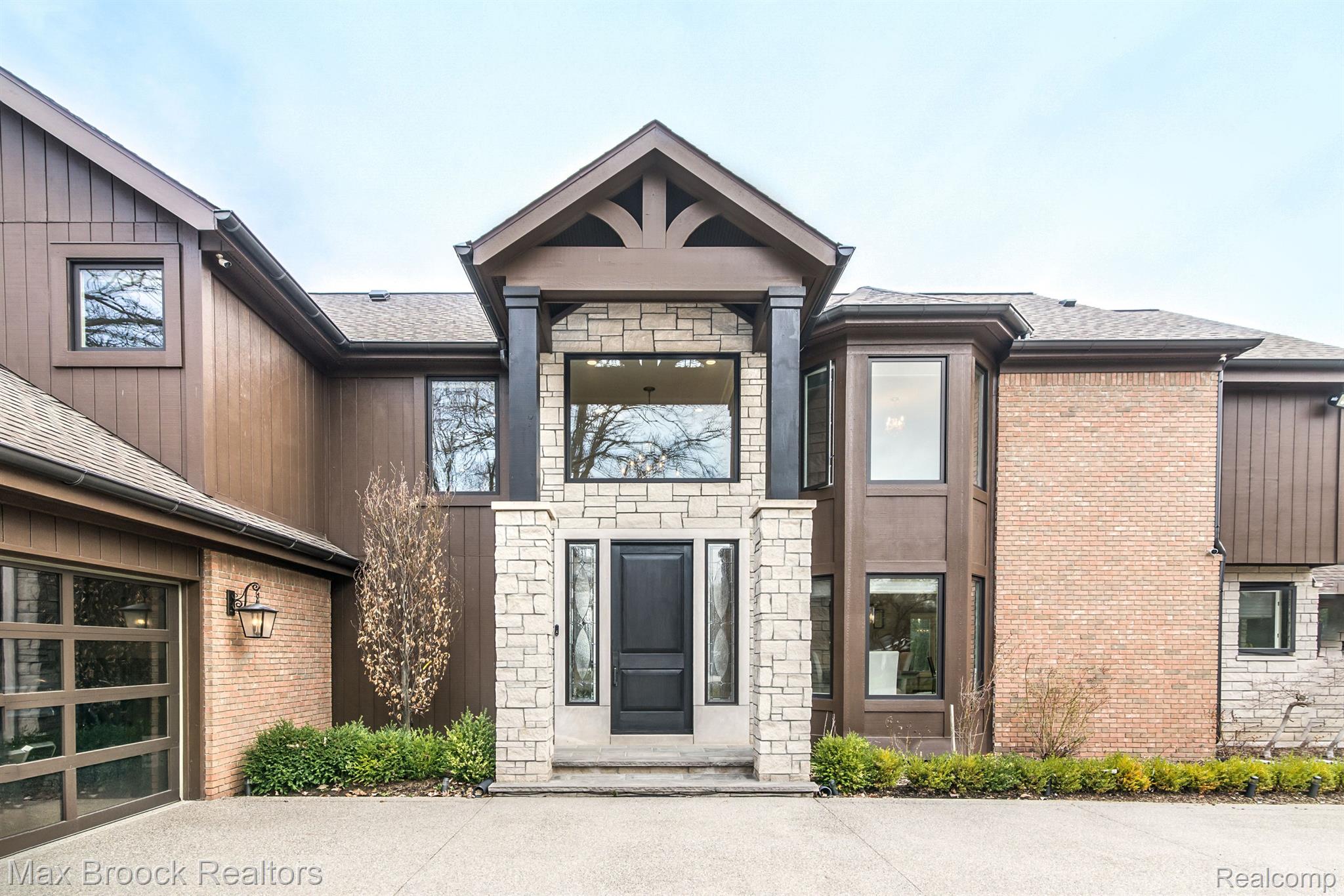 3403 CHICKERING Lane