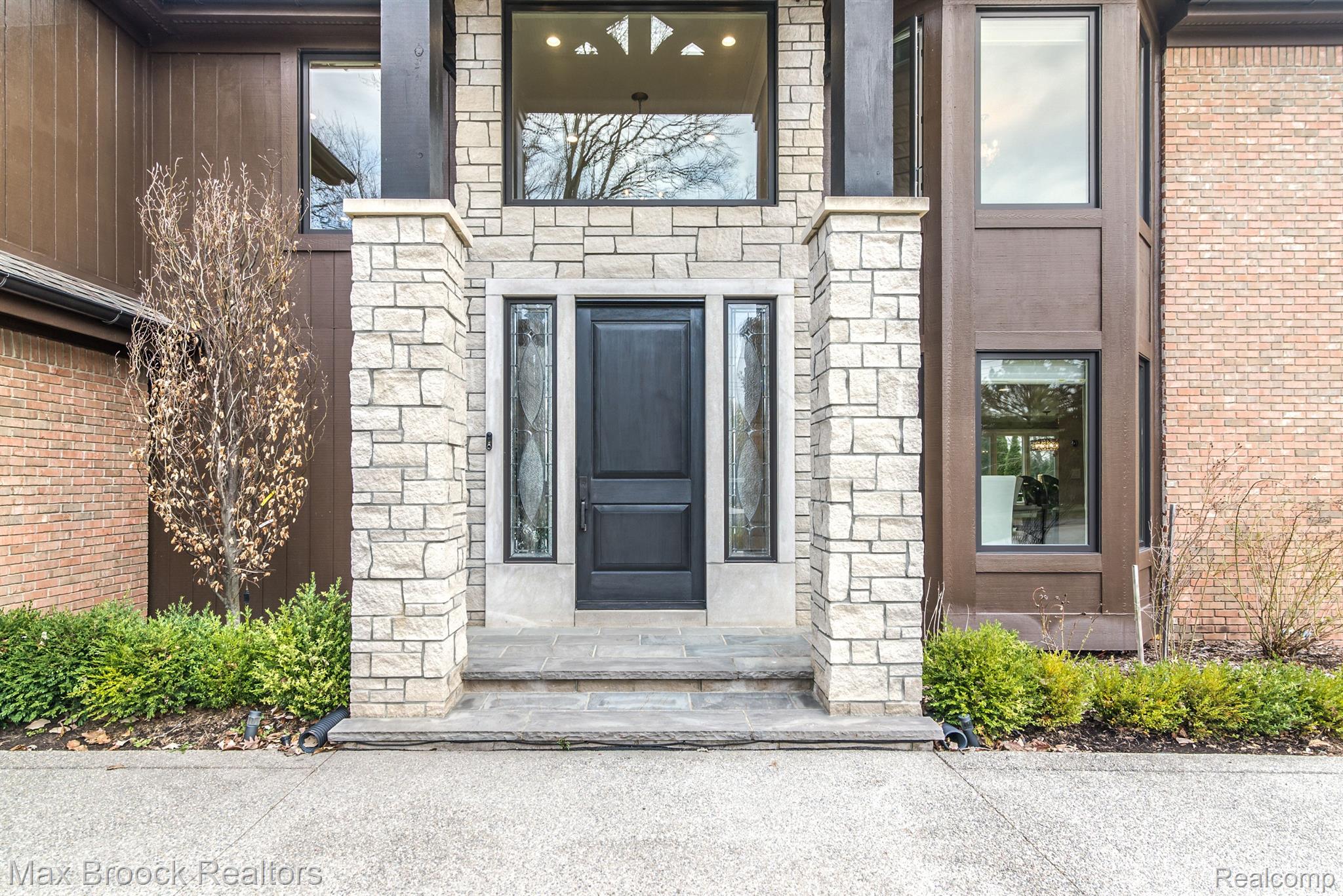 3403 CHICKERING Lane