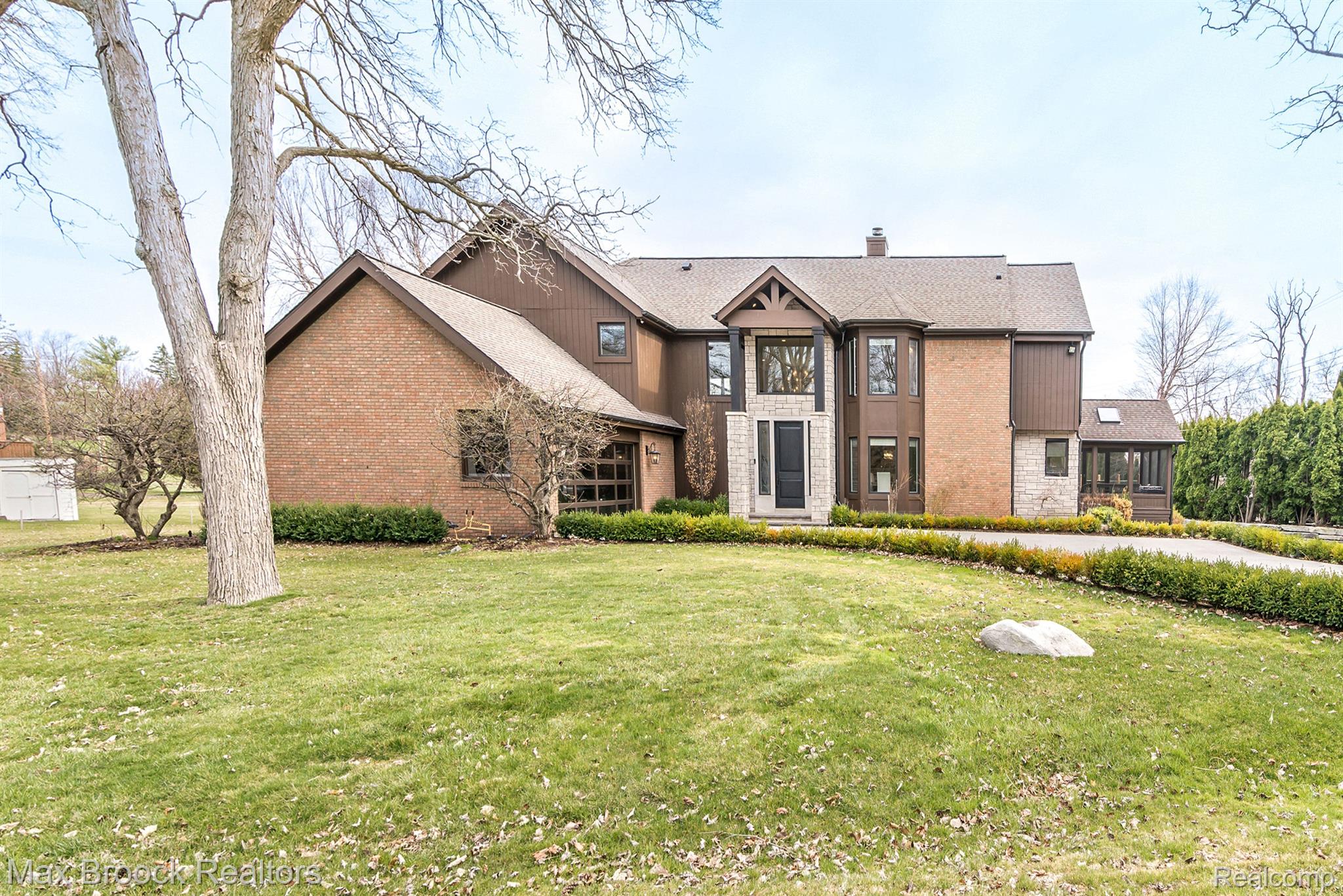 3403 CHICKERING Lane