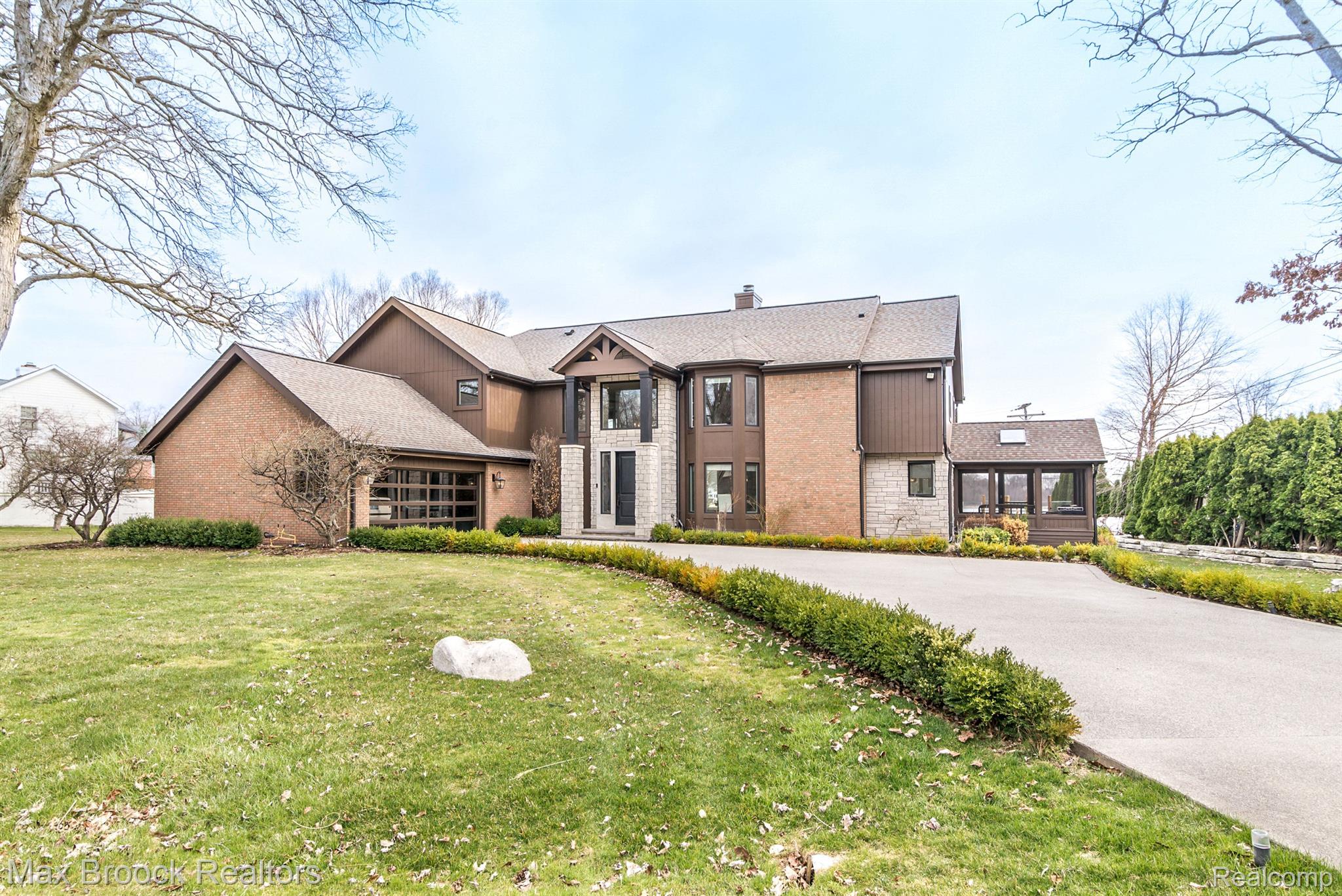 3403 CHICKERING Lane