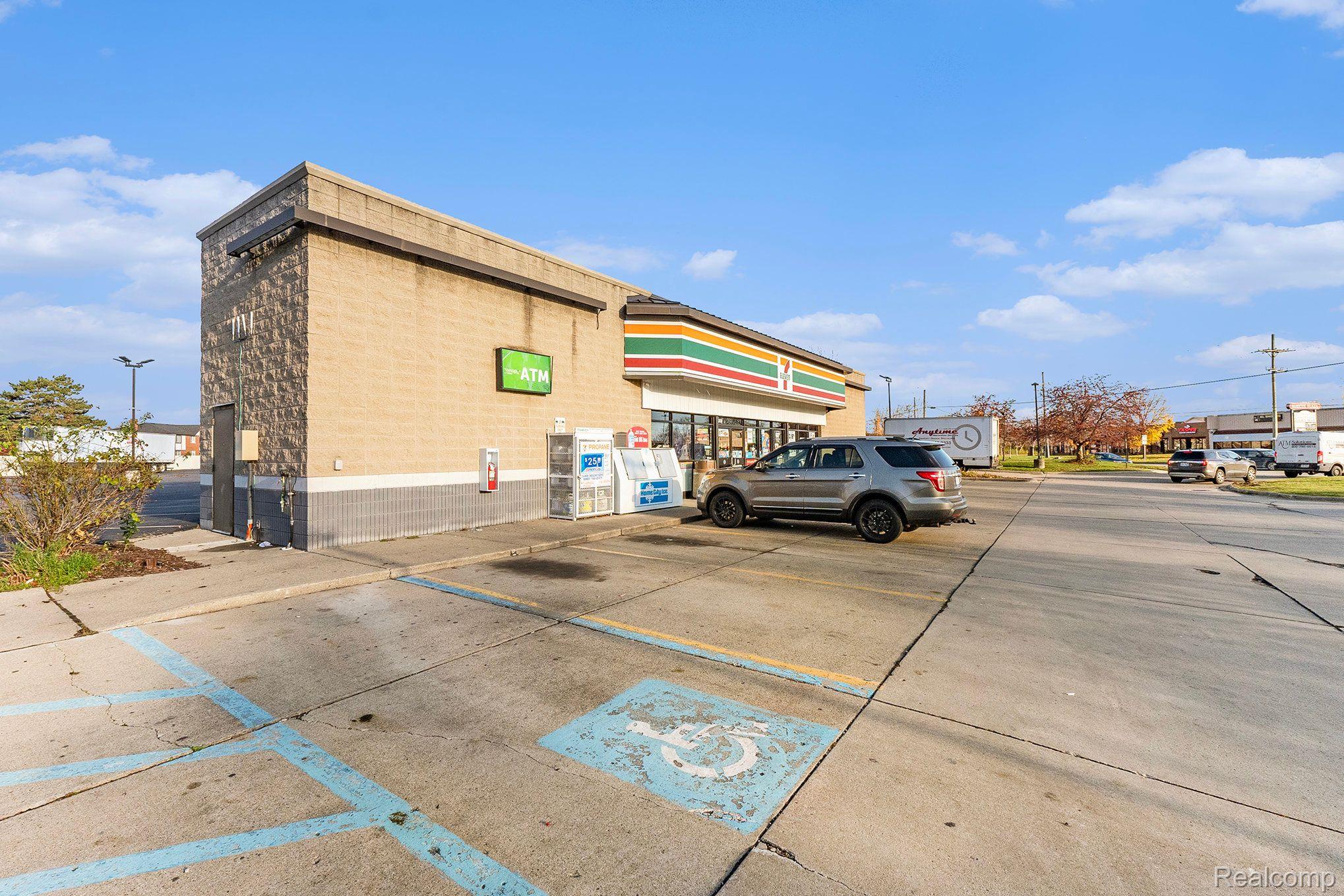 3909 E 14 MILE Road