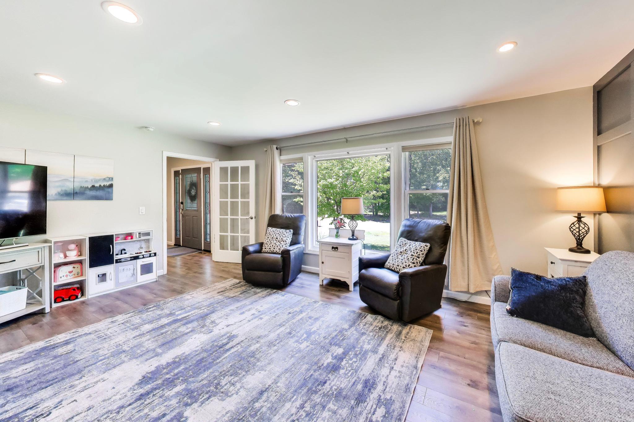 4015 Silver Oaks Drive