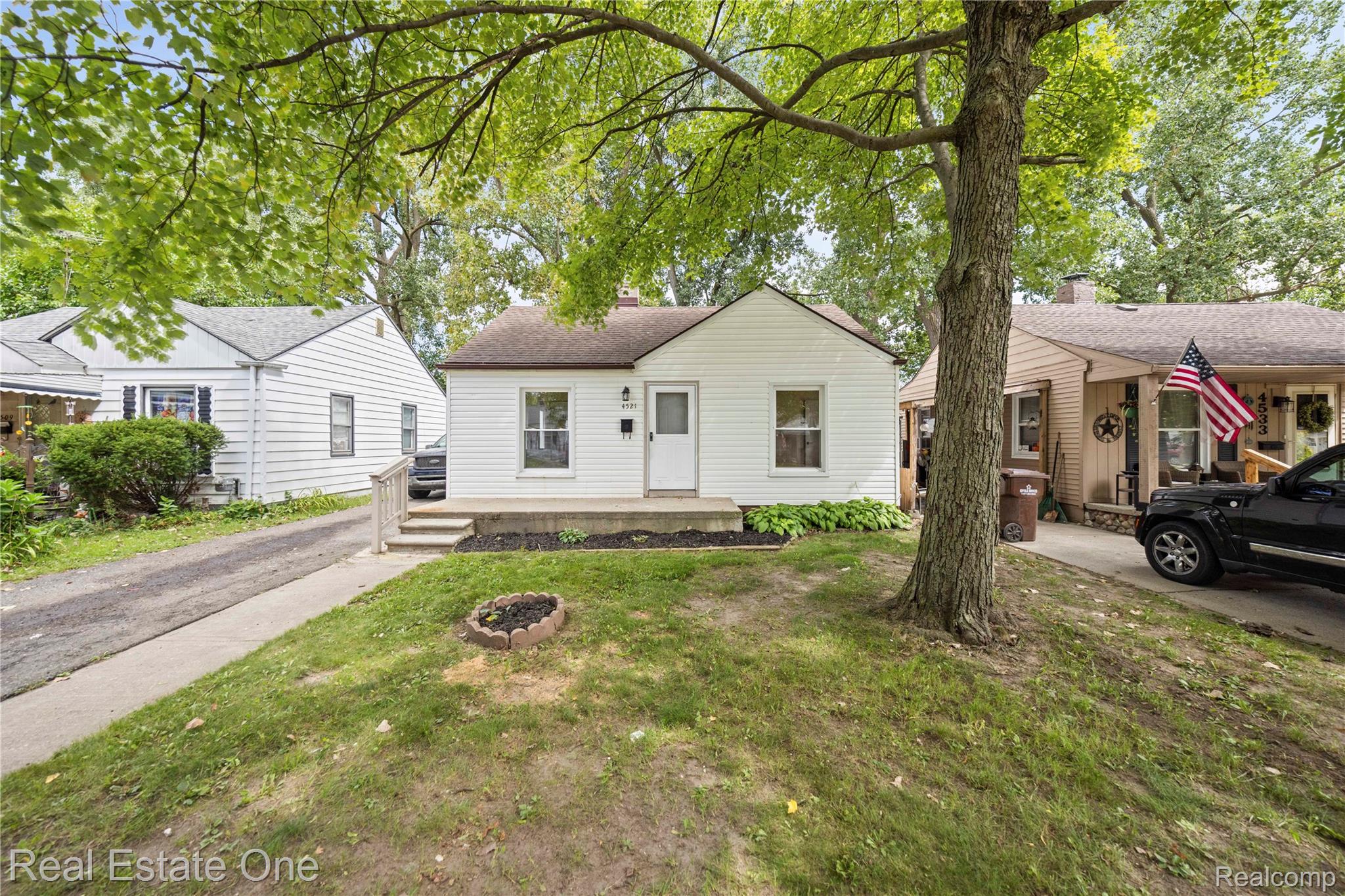 4521 COLUMBUS Street