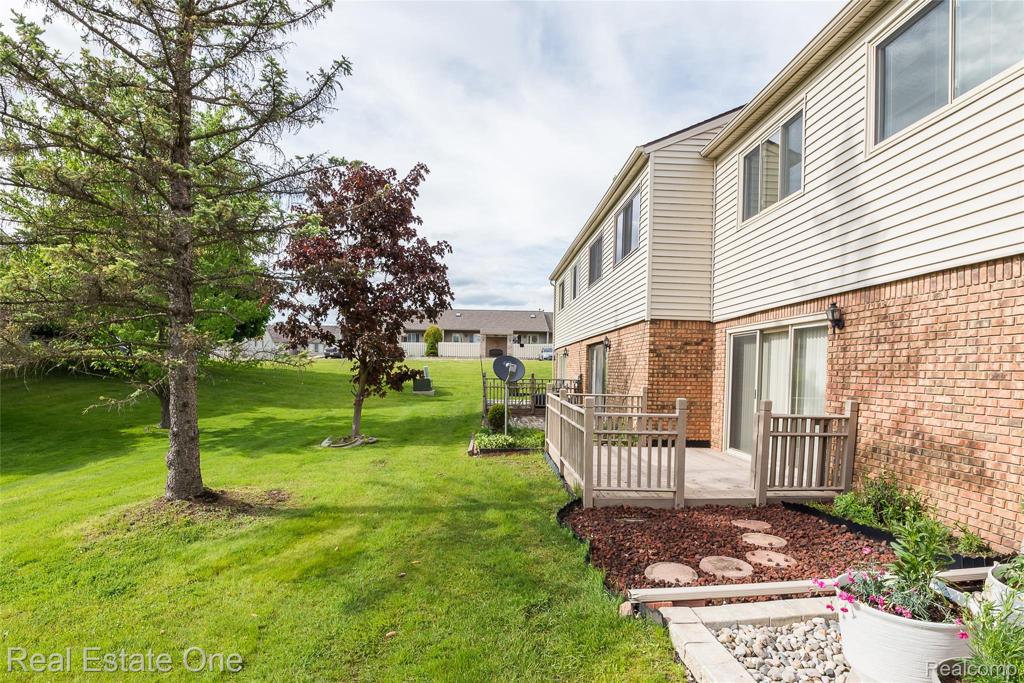 25137 Jefferson Court 4