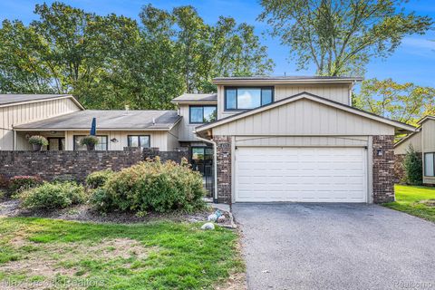 4371 Foxpointe Drive West Bloomfield Charter Township MI 48323