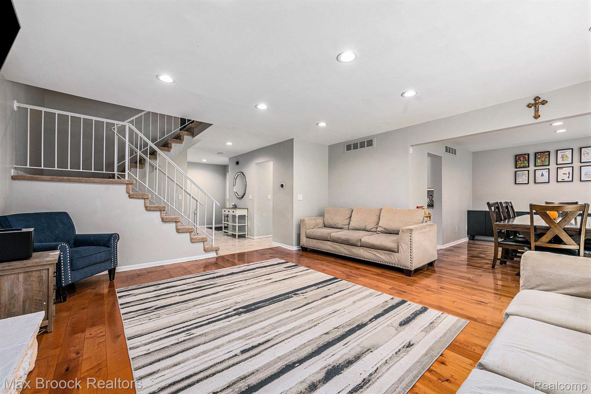 4371 Foxpointe Drive