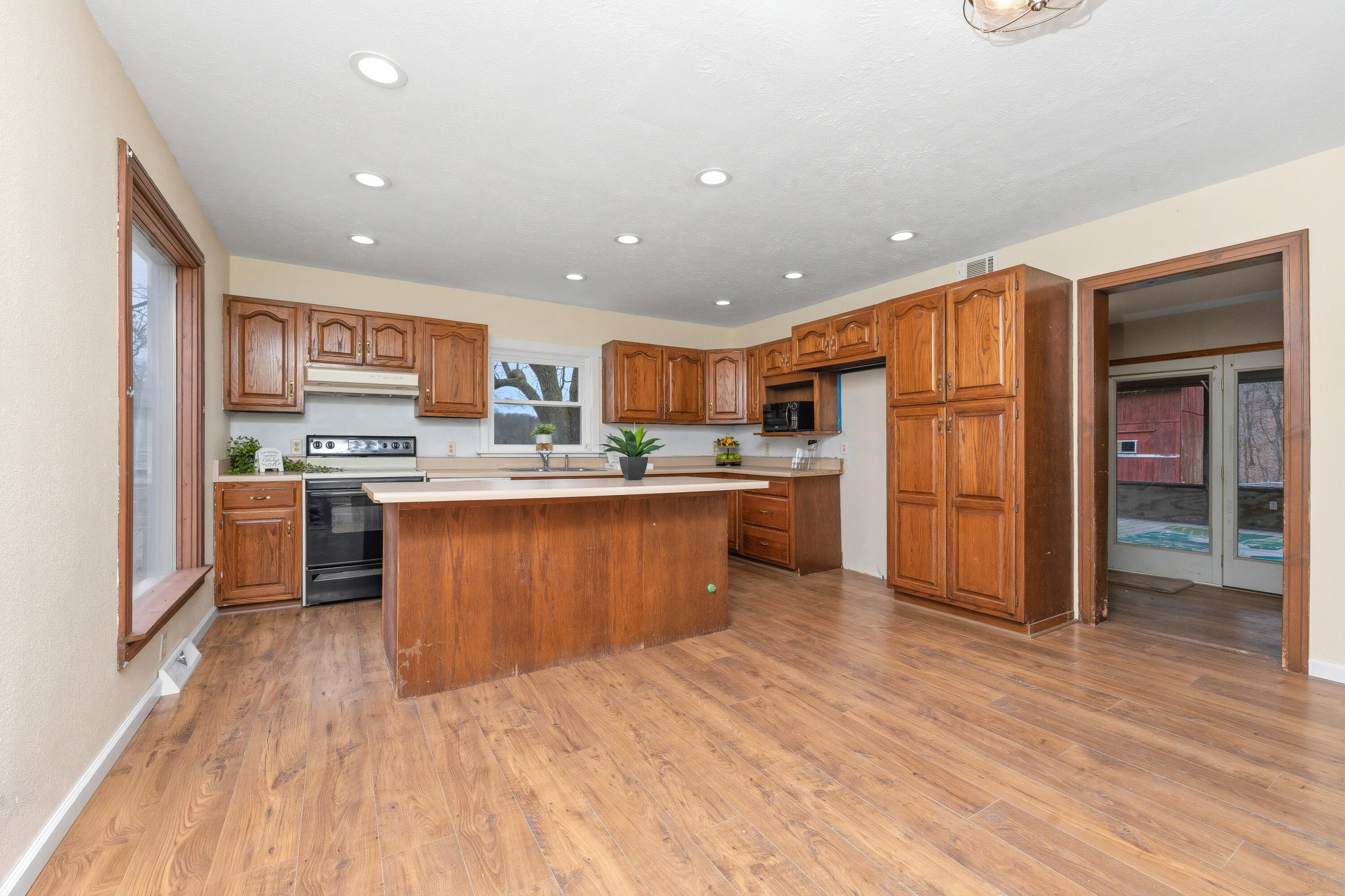 2506 S 4th Street