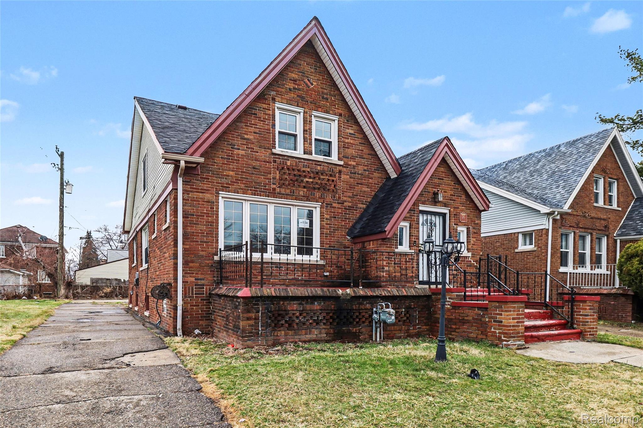 5719 Haverhill Street