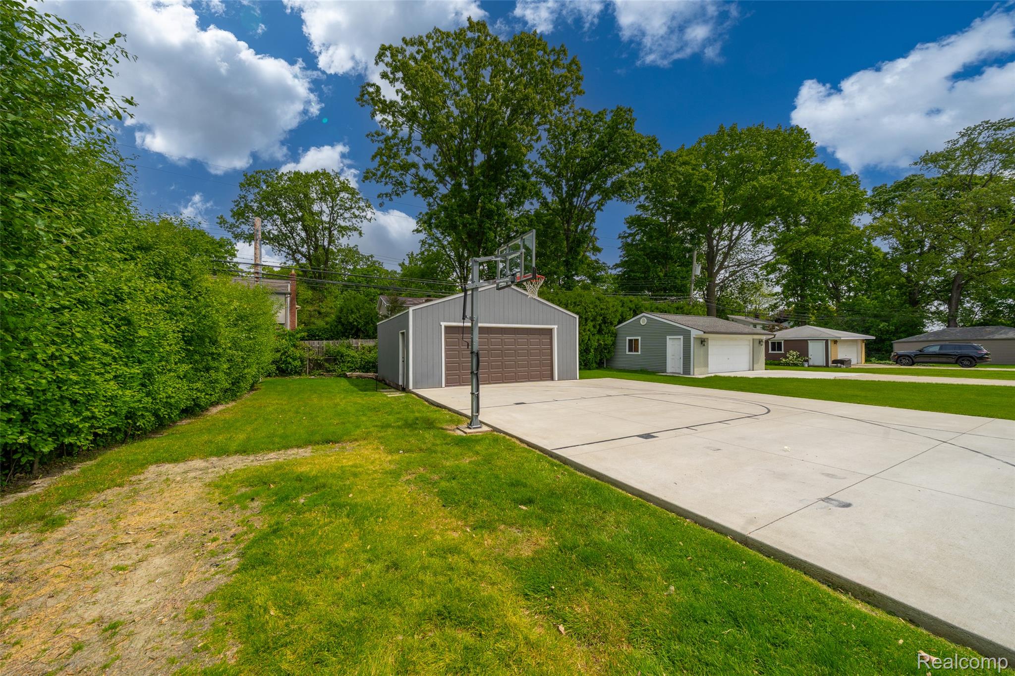 Troy City, Michigan 48084, United States, 4 Bedrooms Bedrooms, ,2 BathroomsBathrooms,Residential,Pending,141957