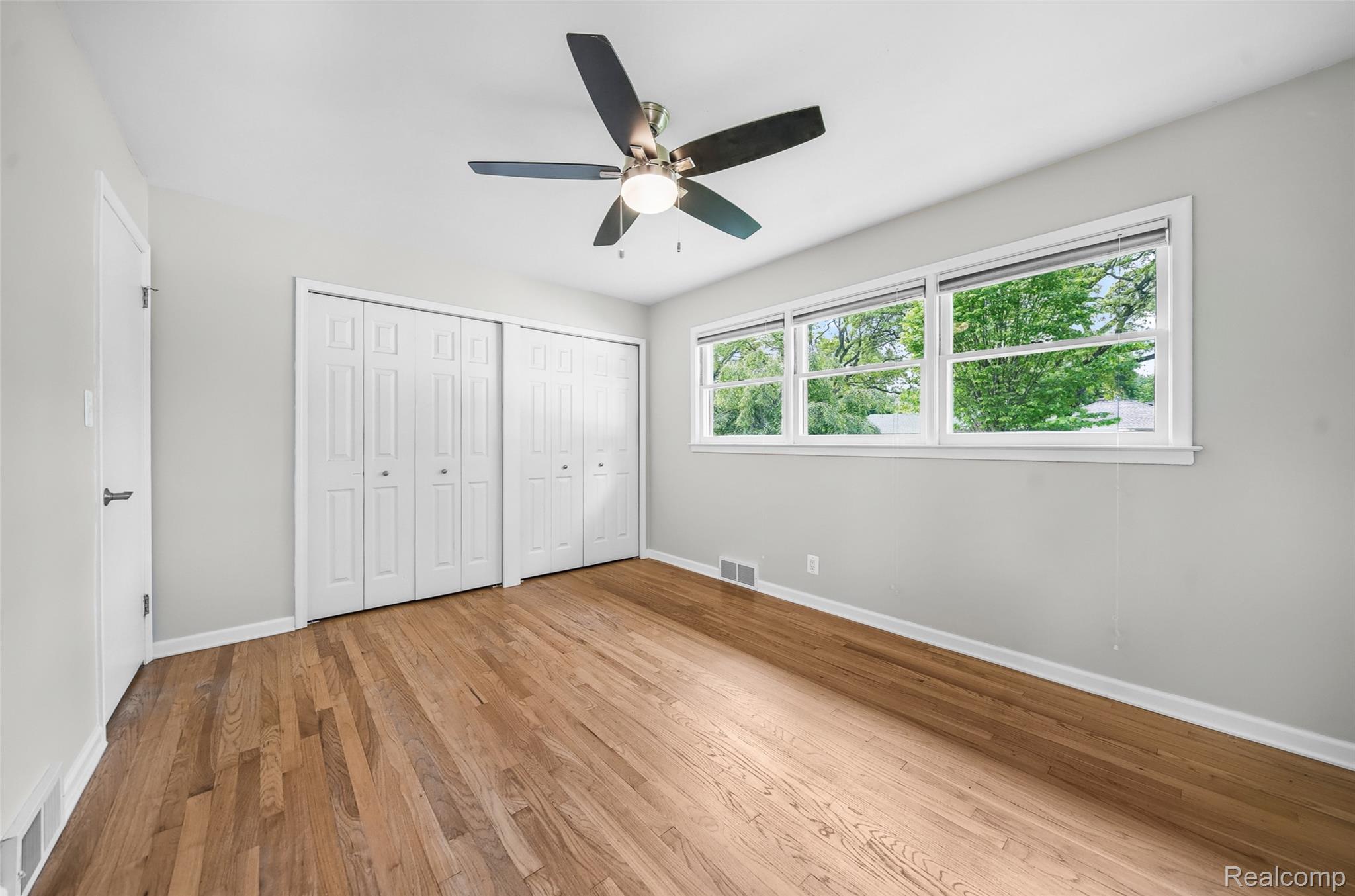 Troy City, Michigan 48084, United States, 4 Bedrooms Bedrooms, ,2 BathroomsBathrooms,Residential,Pending,141957