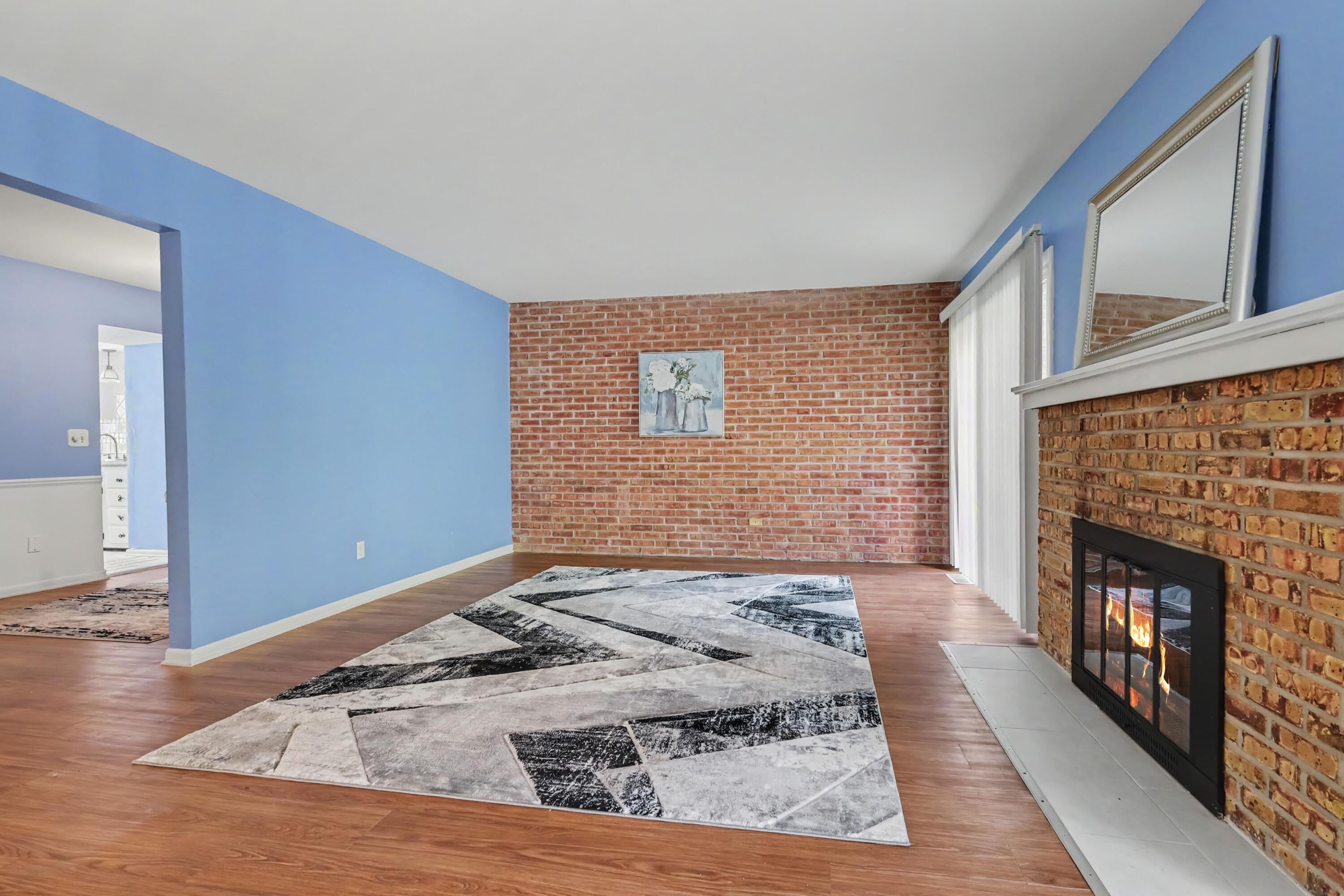 1457 N Saxony Drive SE 14