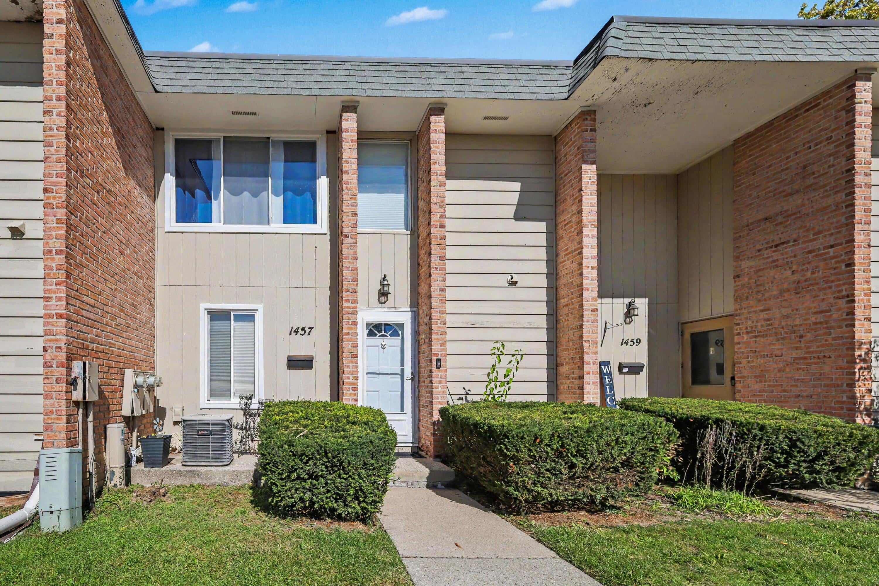 1457 N Saxony Drive SE 14