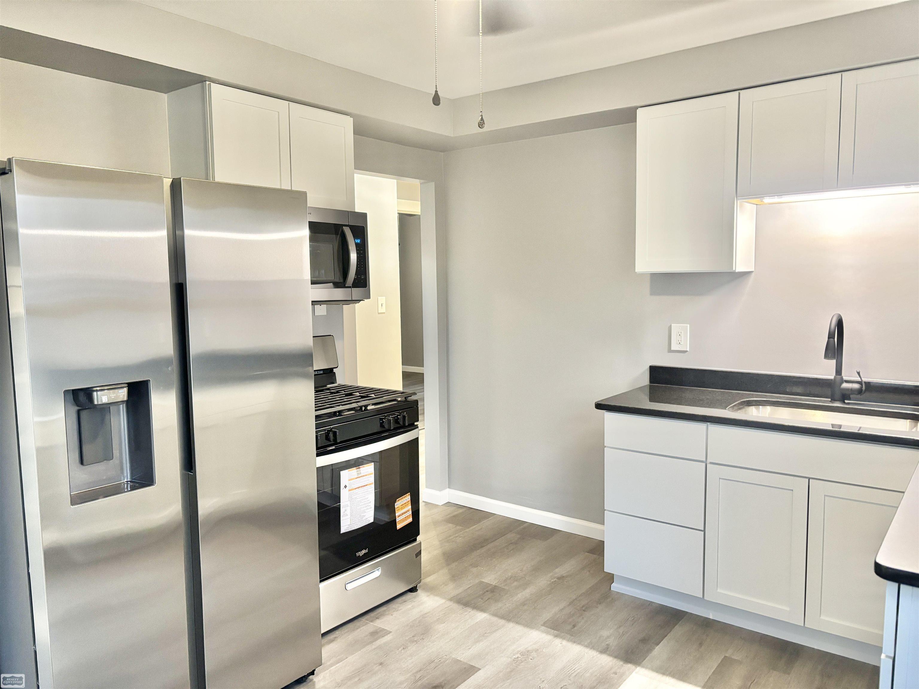 376 W Rowland Avenue