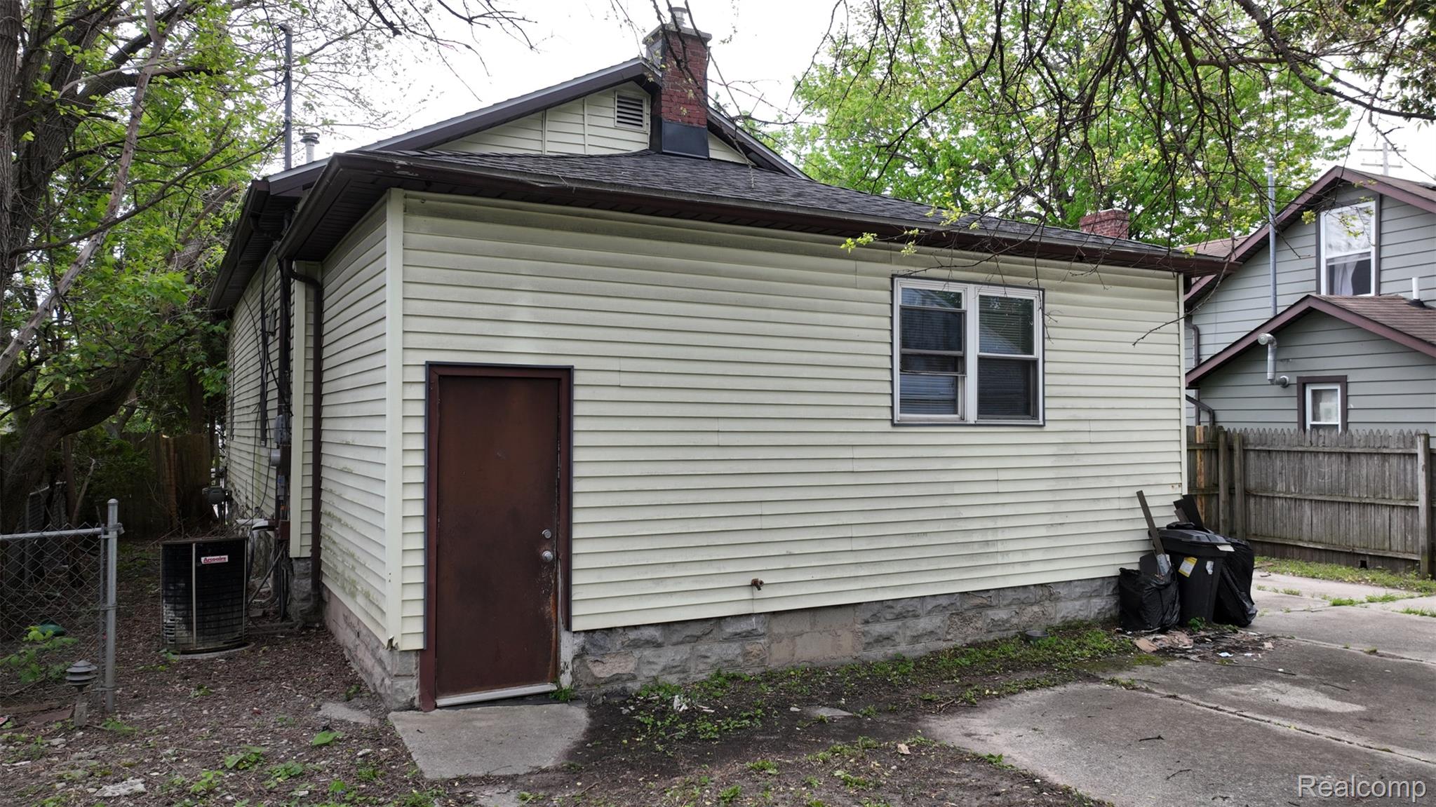 909 N Granger Street