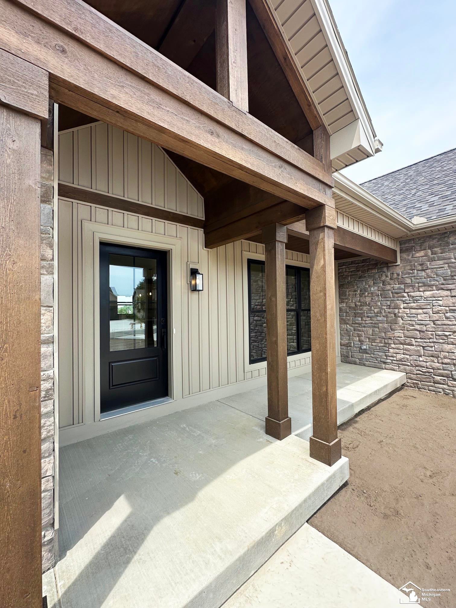 798 E Sweet Briar Lane