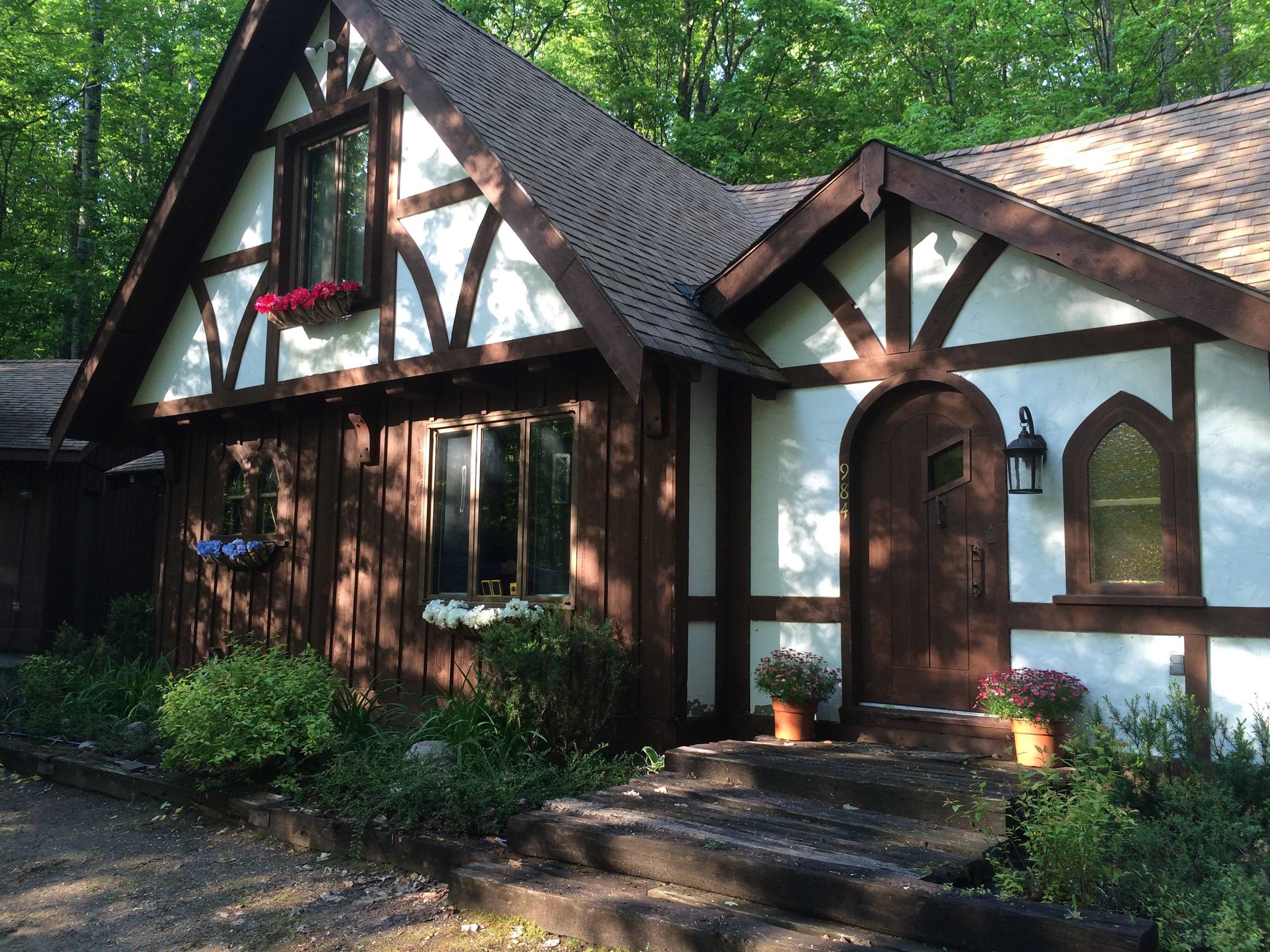 984 Cedar River Drive