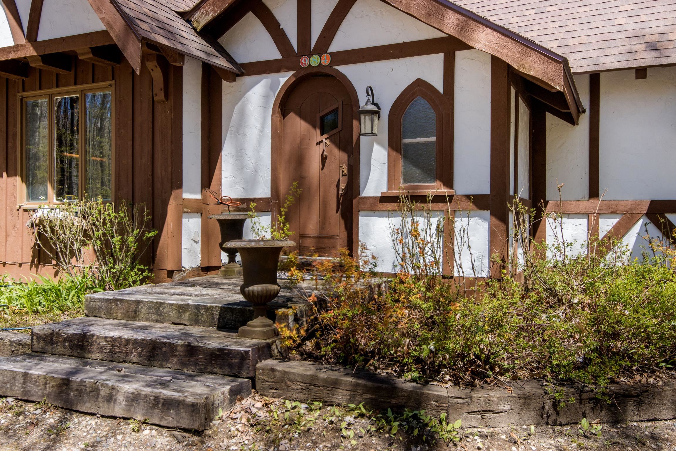 984 Cedar River Drive