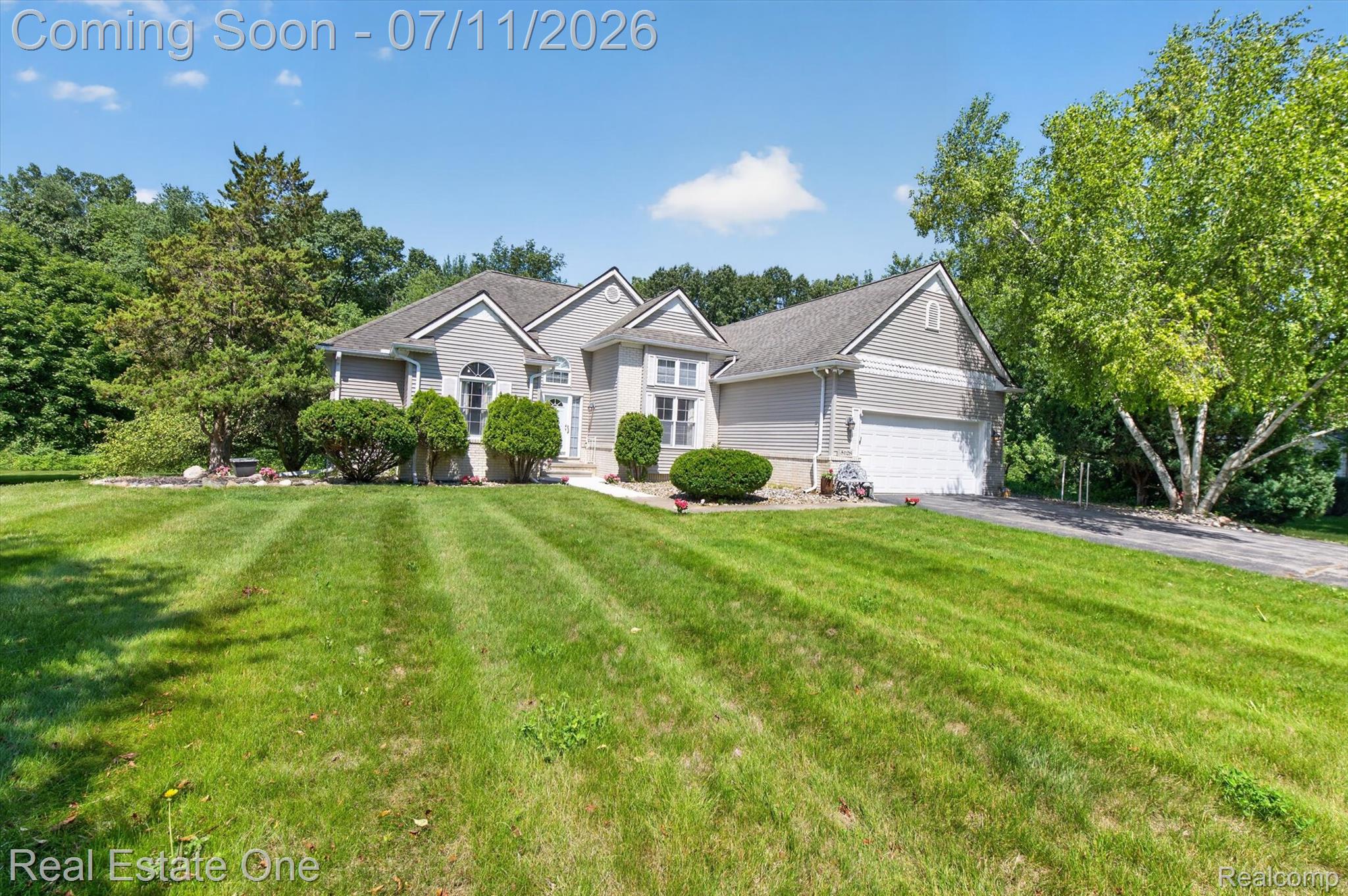 5128 Queensway