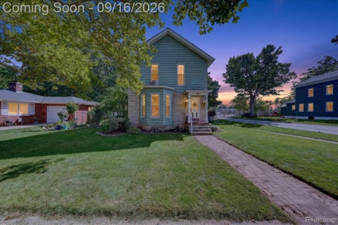 Photo for 202 E Saint Clair Street
