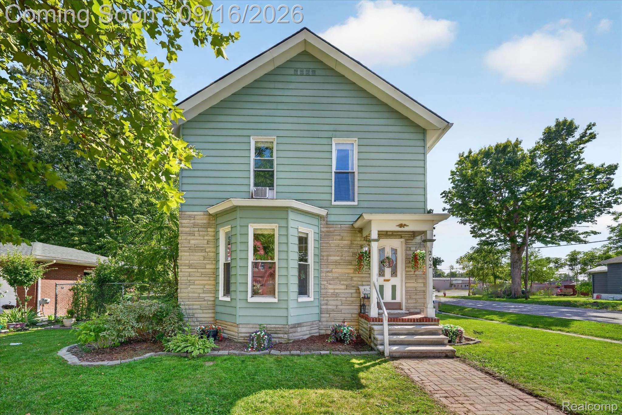 202 E Saint Clair Street