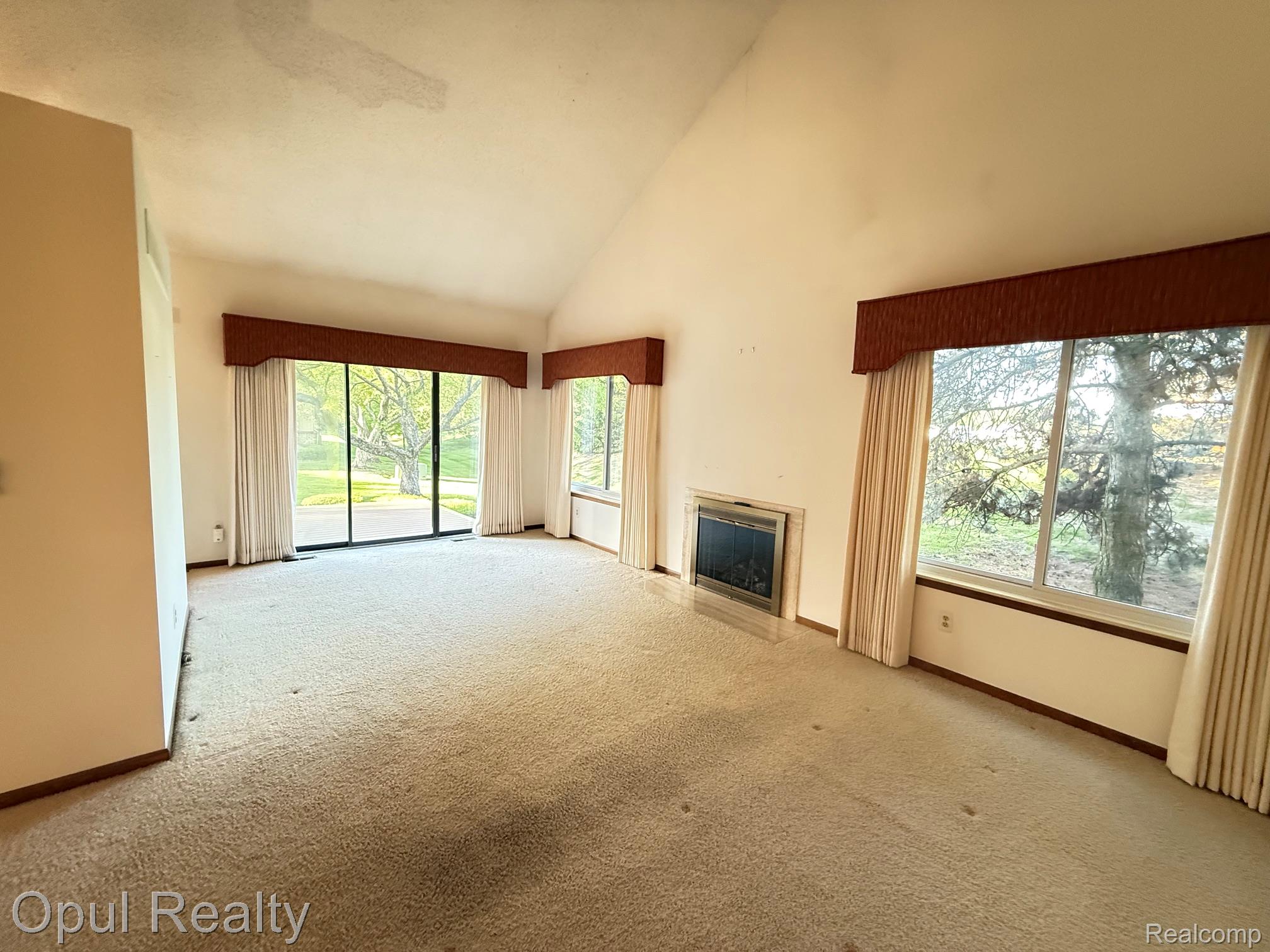 37440 N Laurel Park Drive