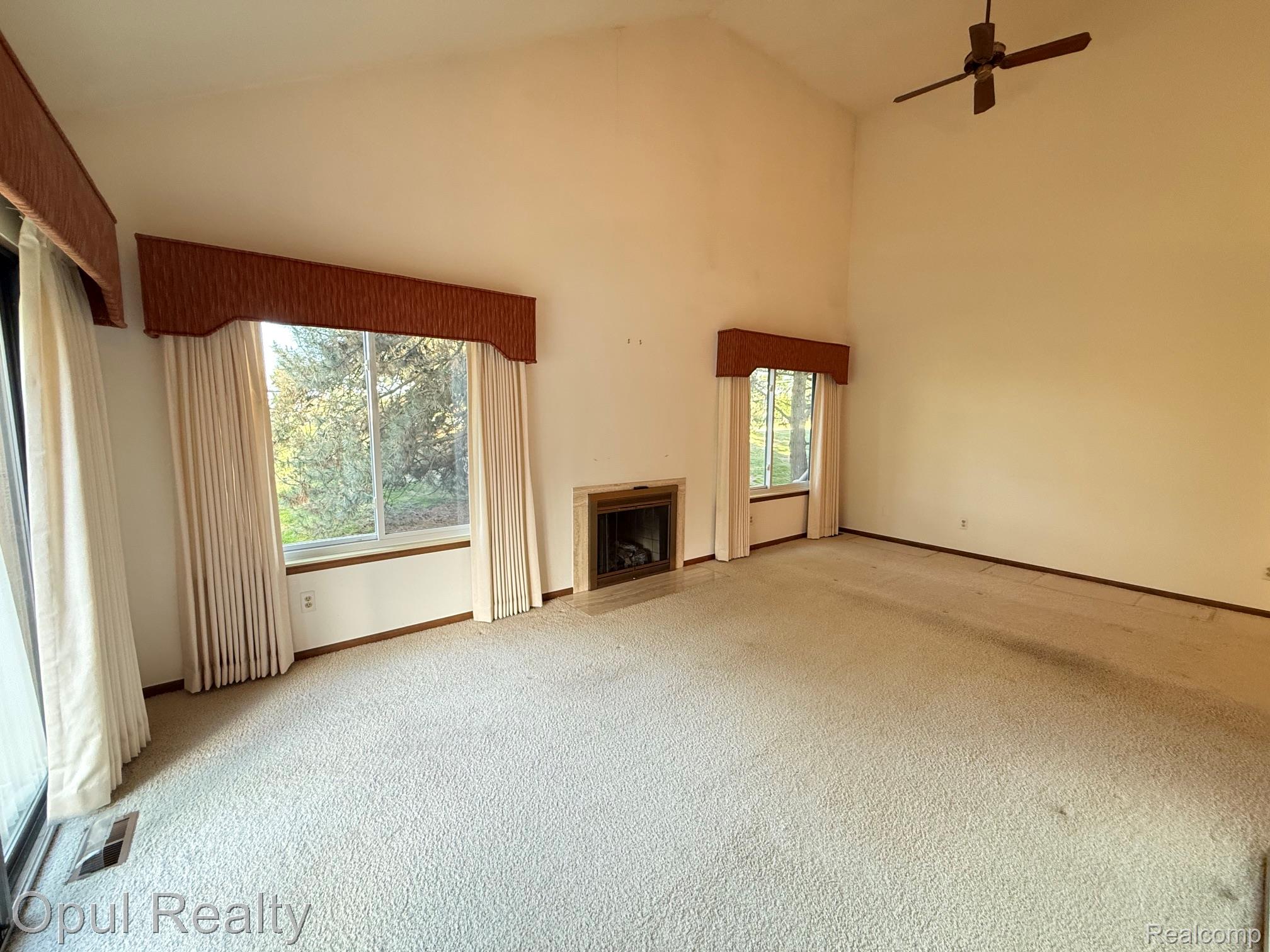 37440 N Laurel Park Drive