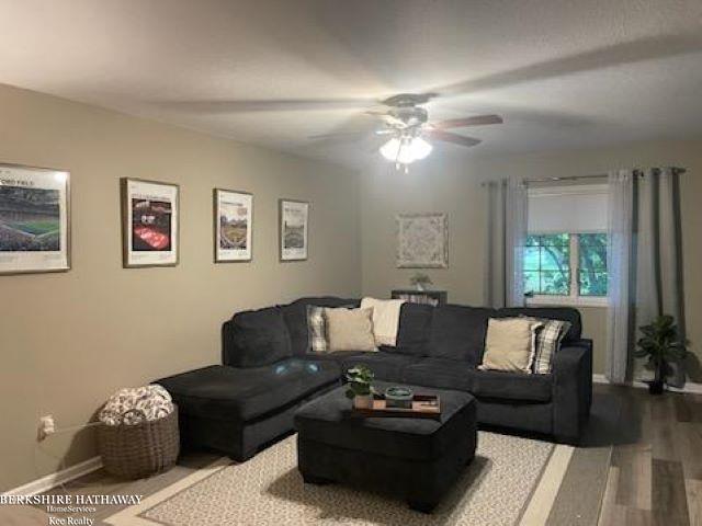 1512 E Gaylord Street