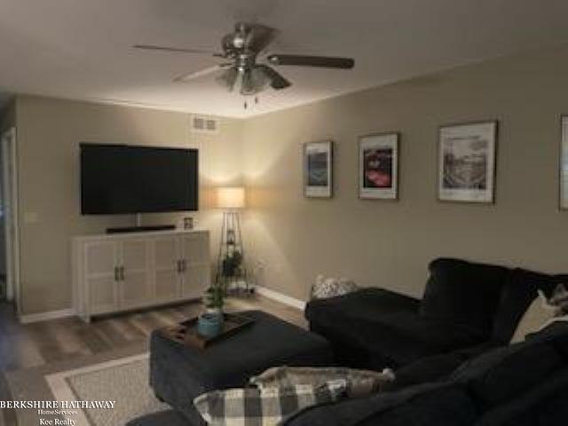 1512 E Gaylord Street