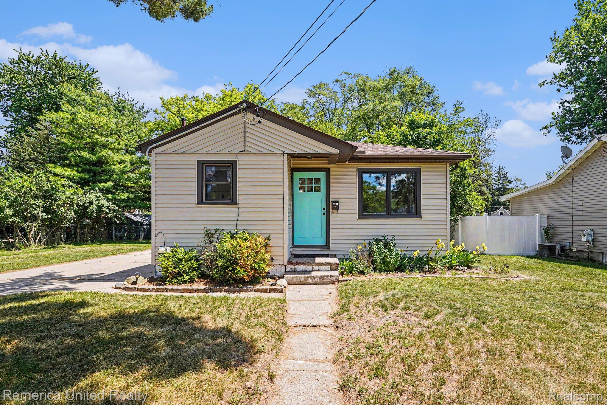 1024 Lee Street
