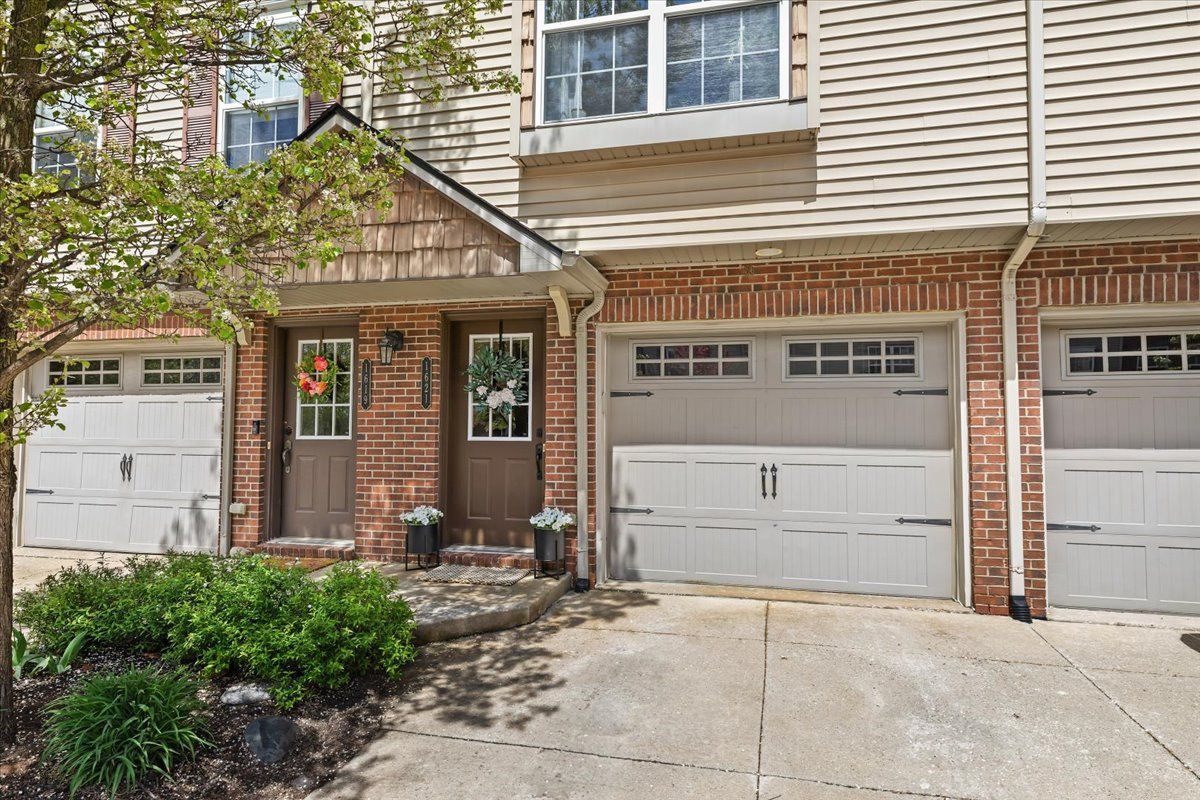 1621 RED HICKORY