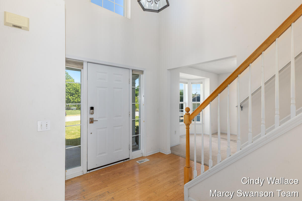 8511 Green Valley Valley SE