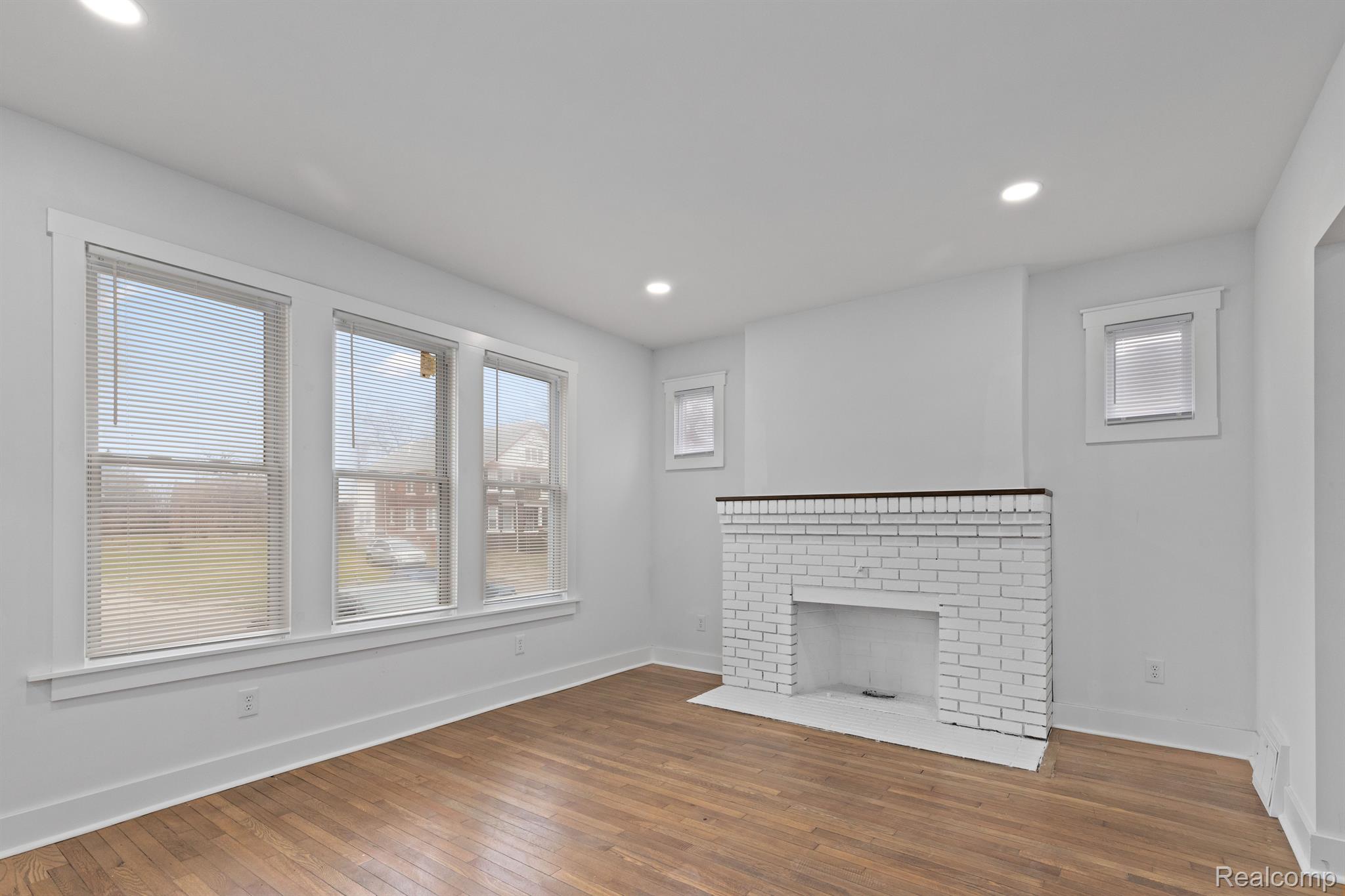 Detroit City, Michigan 48206, United States, 2 Bedrooms Bedrooms, ,1 BathroomBathrooms,Residential,Active,233923