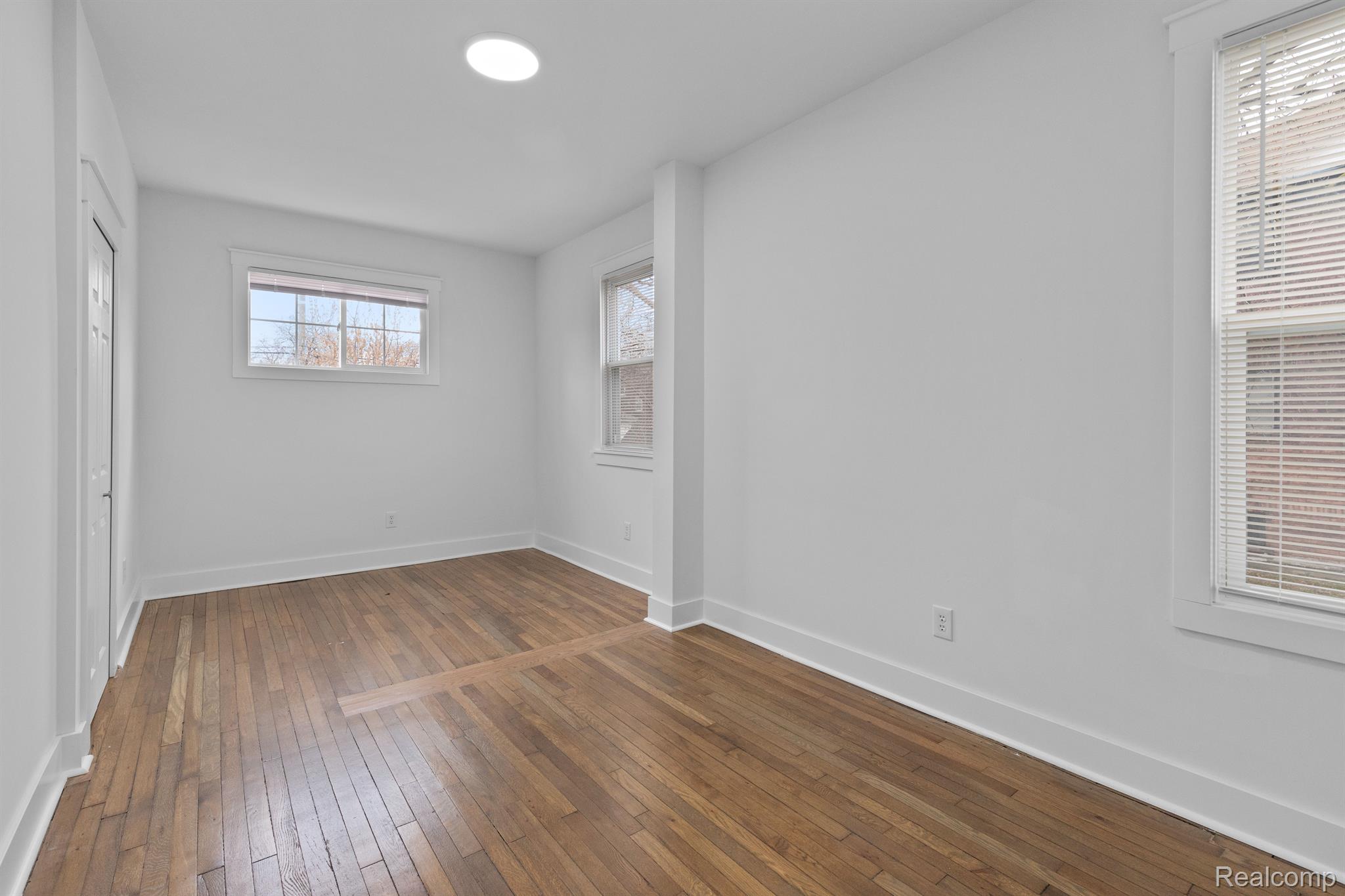 Detroit City, Michigan 48206, United States, 2 Bedrooms Bedrooms, ,1 BathroomBathrooms,Residential,Active,233923