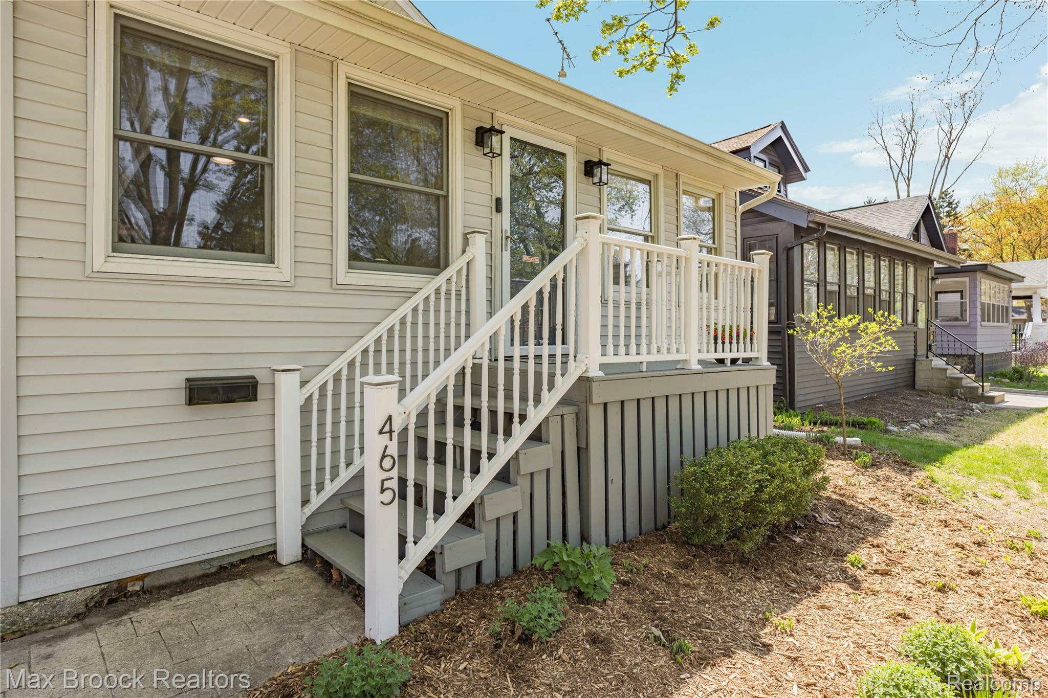 465 Pearson Street