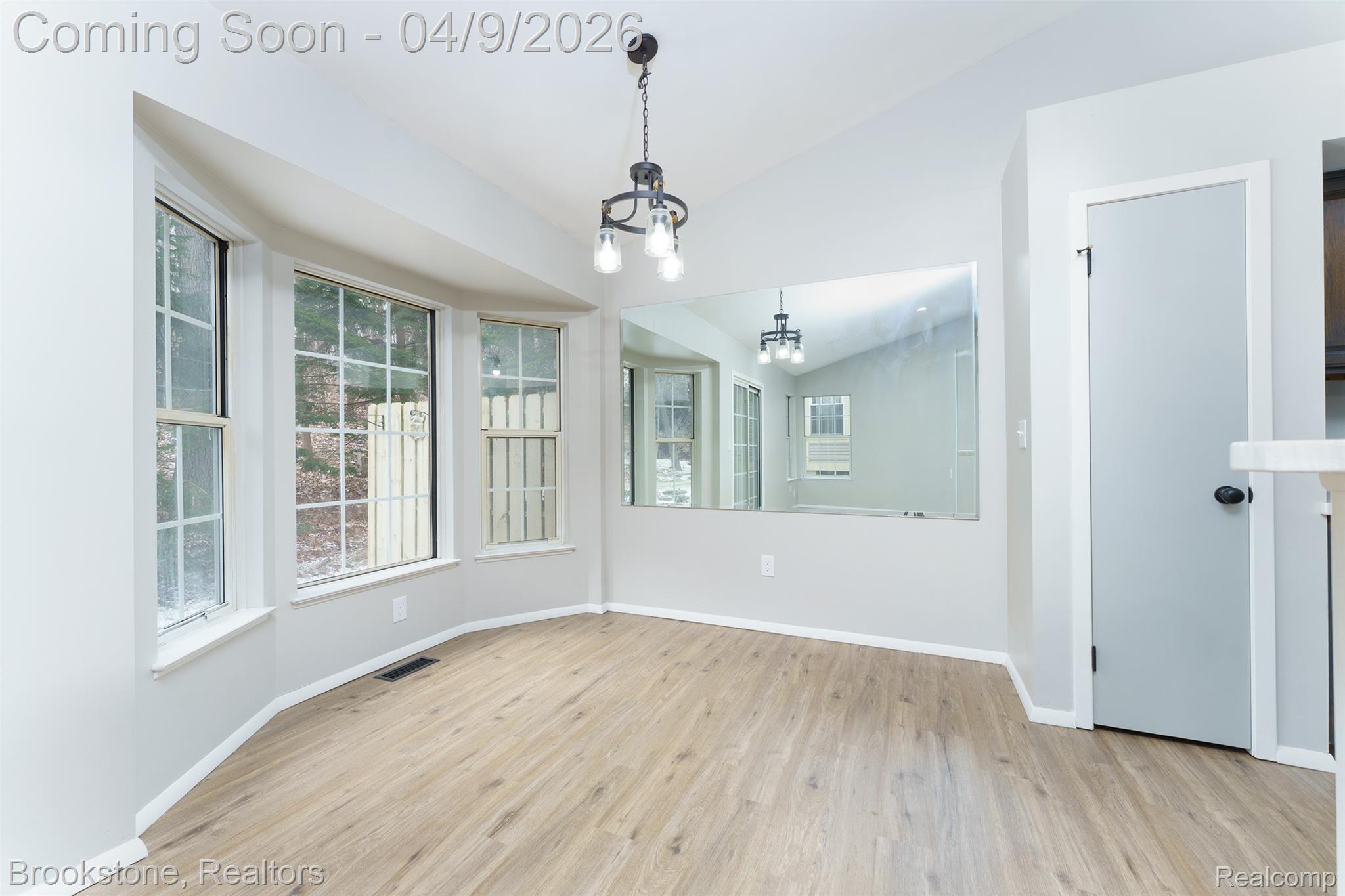 886 Whisperwood Trail