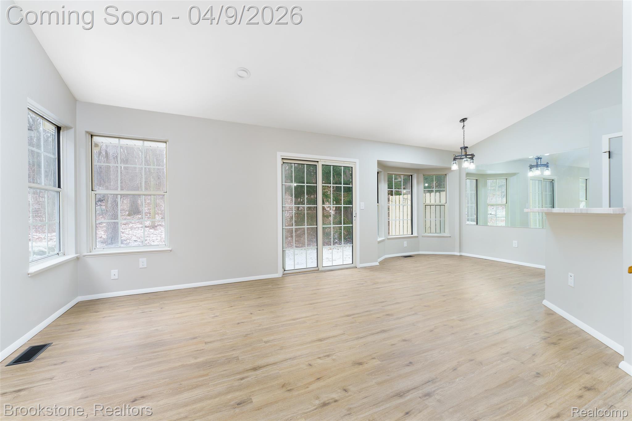 886 Whisperwood Trail