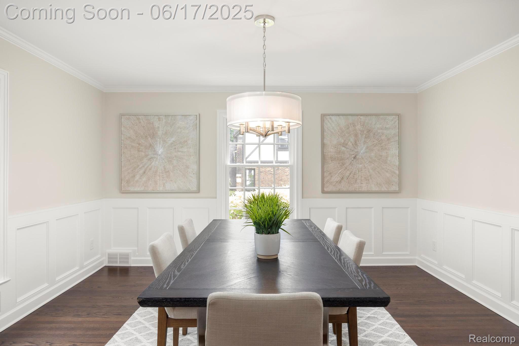 33 Oxford Boulevard
