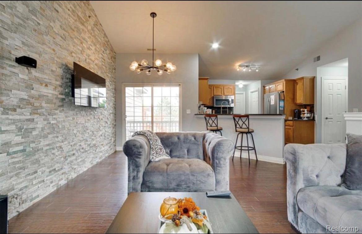 45889 GRAYSTONE Lane