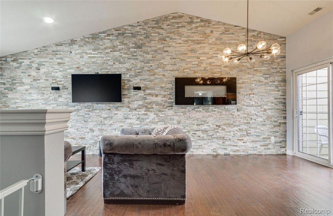 45889 GRAYSTONE Lane
