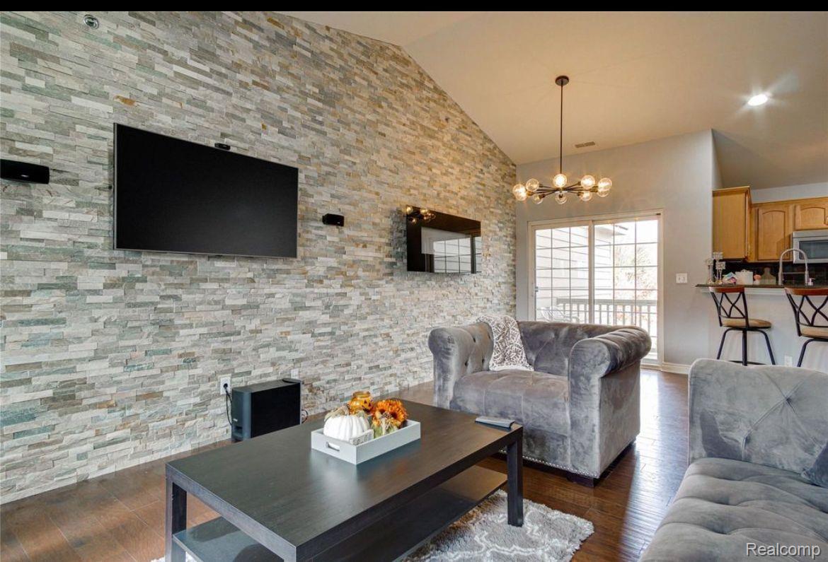 45889 GRAYSTONE Lane