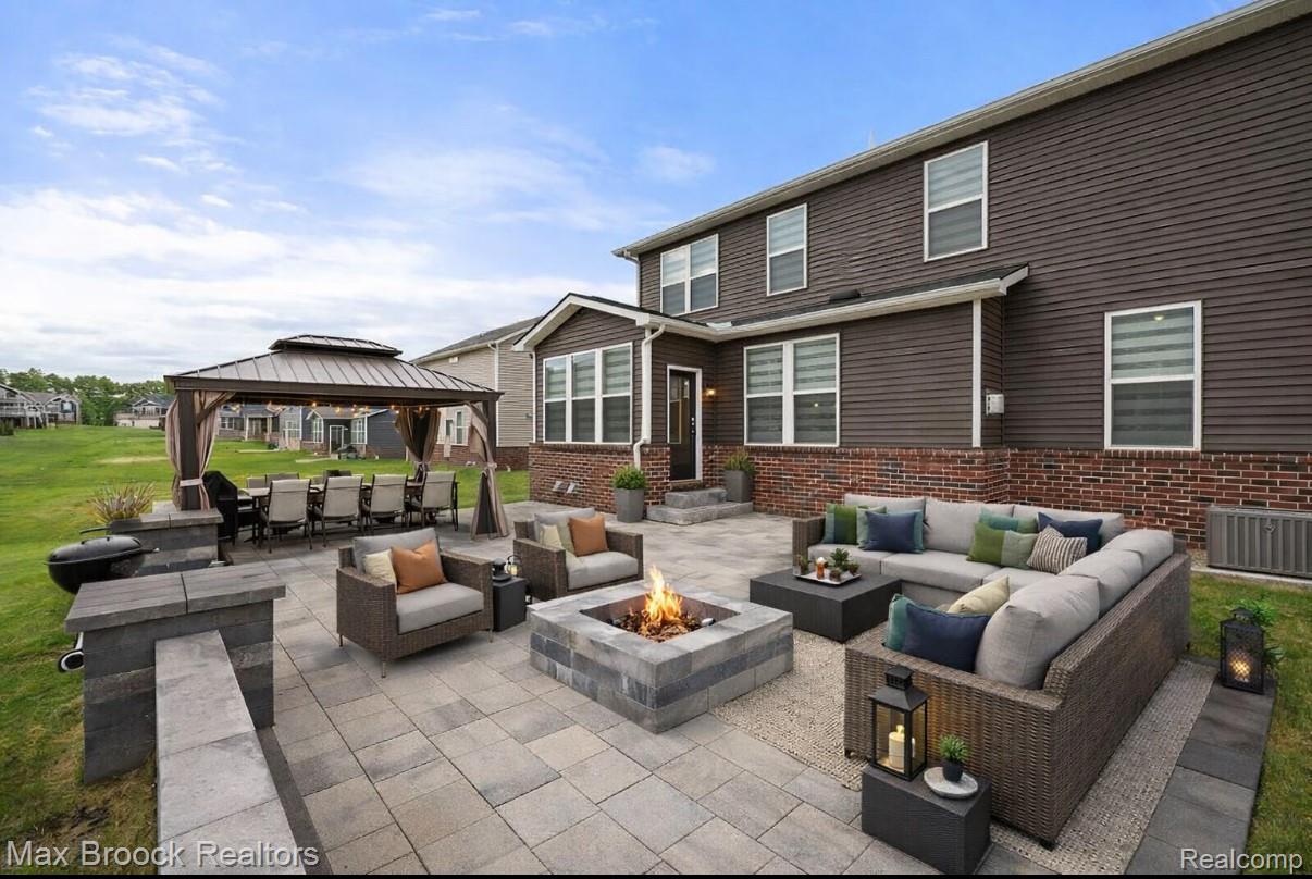 2610 IRONTON Drive
