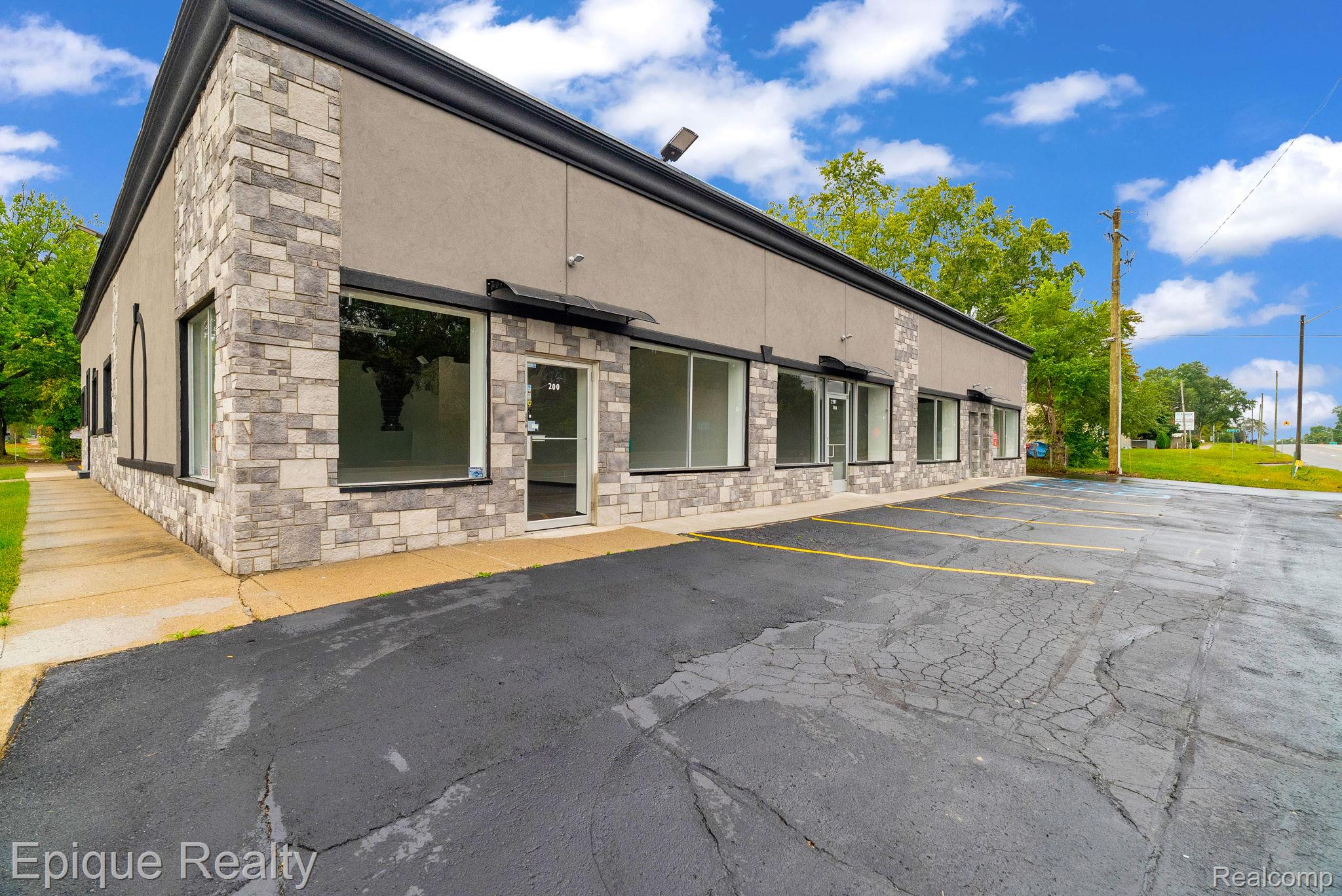 2701 Elizabeth Lake, Suite 400