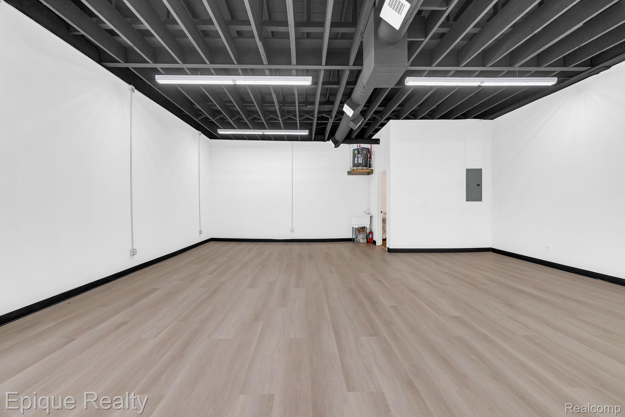 2701 Elizabeth Lake, Suite 400