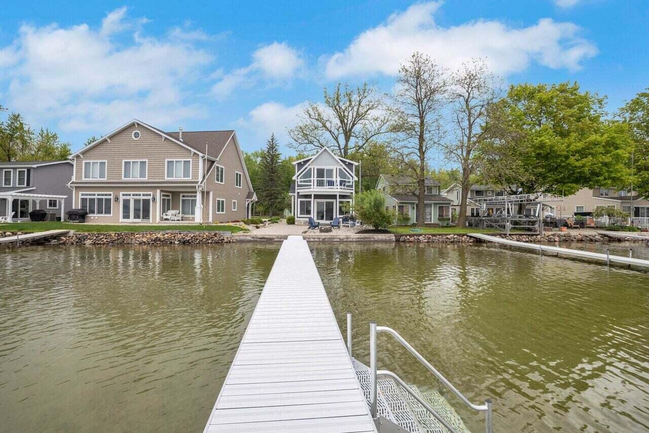 3520 Round Lake Highway