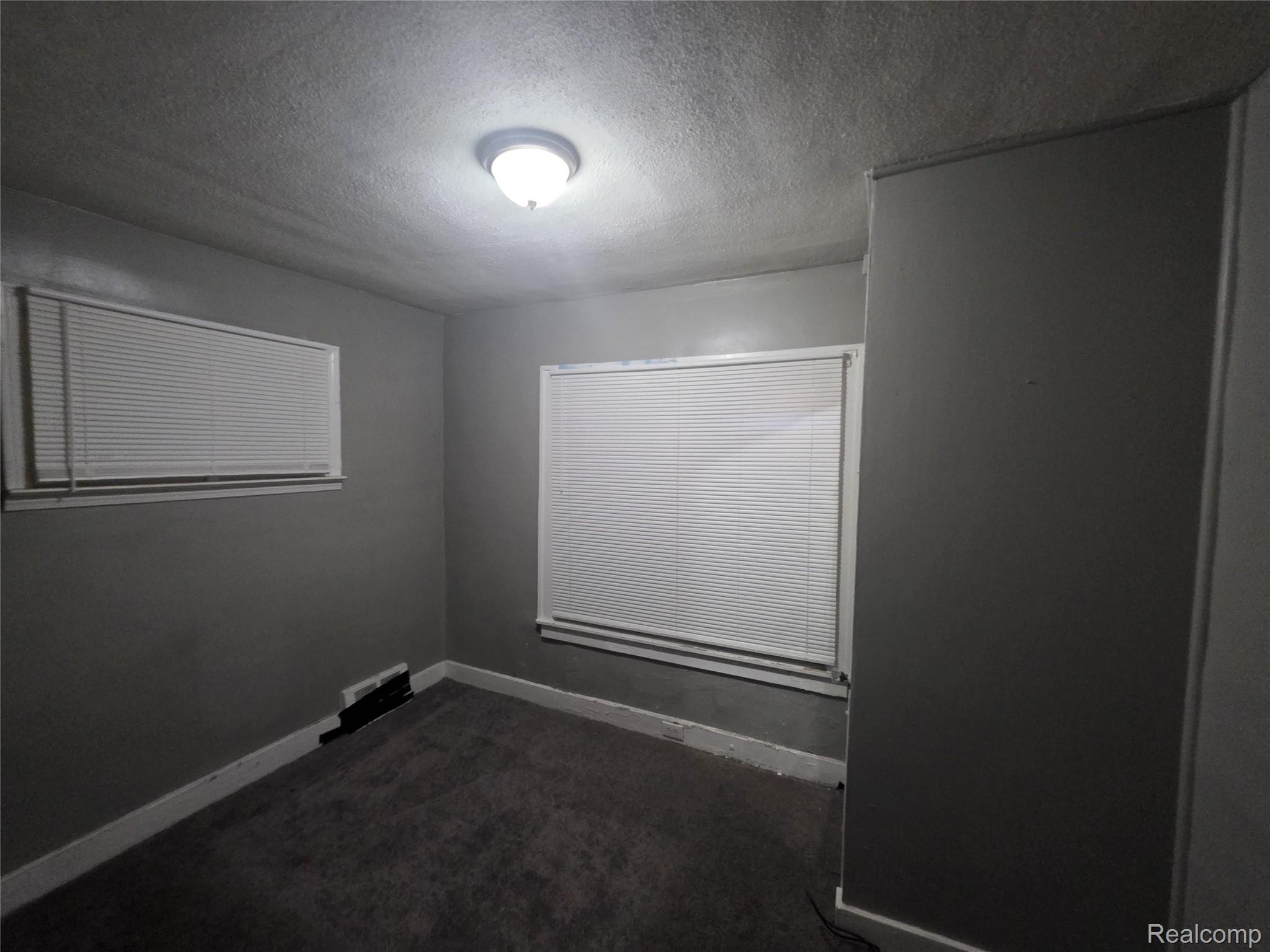 6017 Plainview Avenue