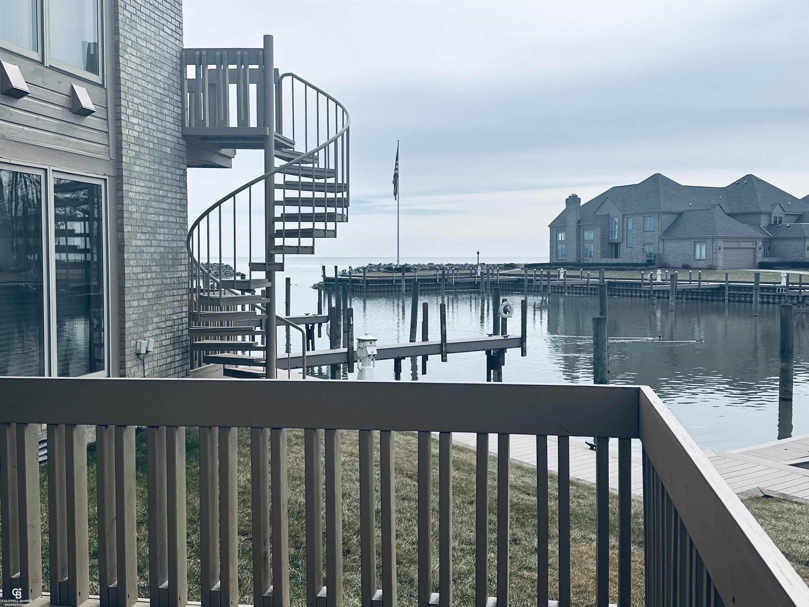 26301 harbour pointe dr n Drive