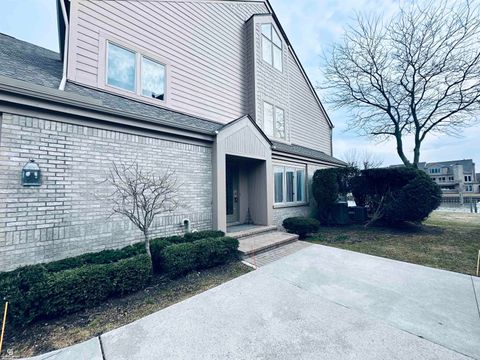 26301 harbour pointe dr n Drive Harrison Charter Township MI 48045