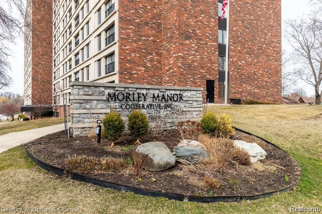 21800 MORLEY Avenue 403
