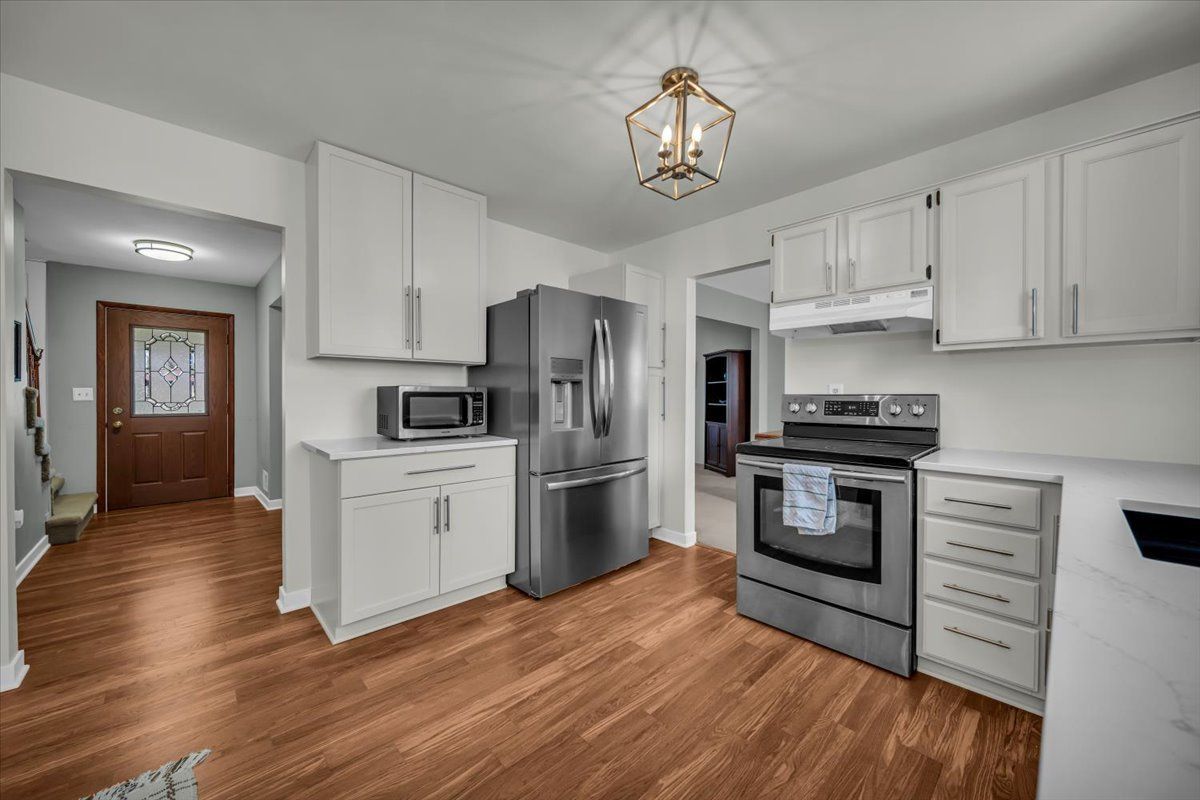 3553 BARBERRY Circle